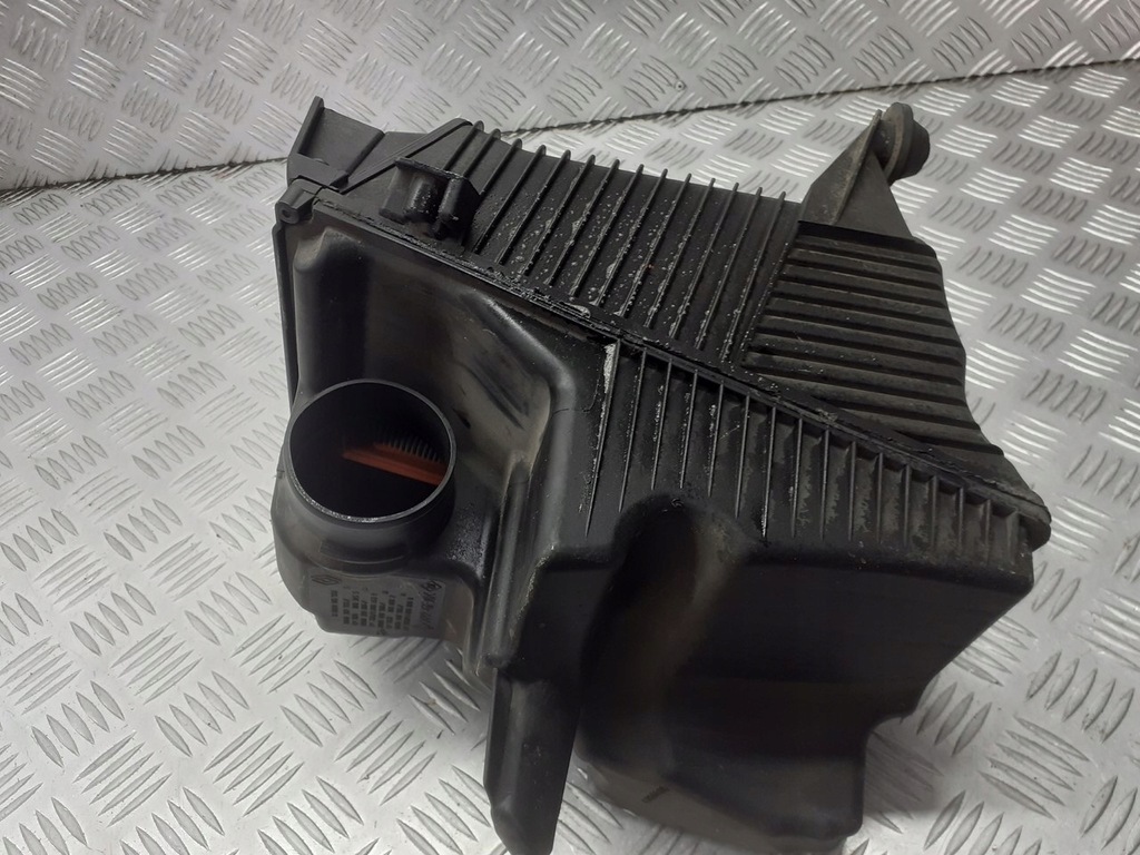 фото №1, Корпус фильтра воздуха renault scenic ii 2.0 8200176558