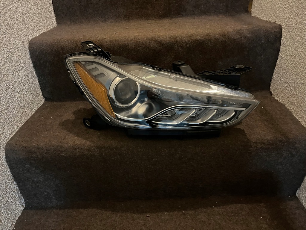 фото №1, Maserati ghibli лампа права