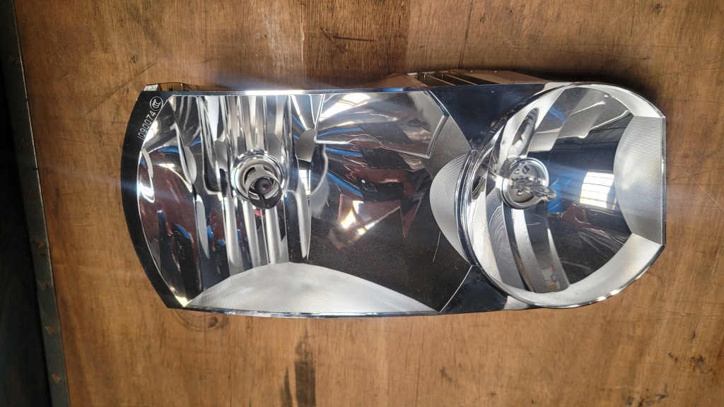 Купити Відбивач фара scania права h7