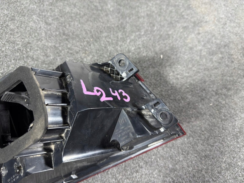 фото №10, Skoda superb iii 3 3v5 15- sedan лампа задняя задняя правая 3v5945208 cała eu