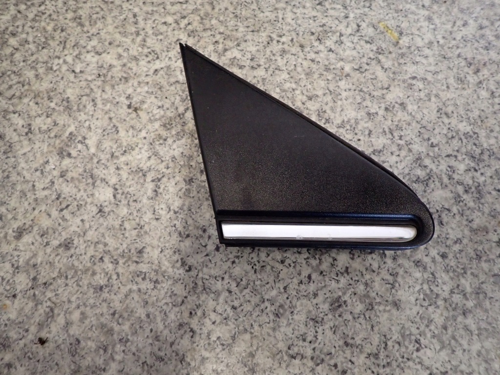 фото №1, Toyota avensis t25 02-07 заглушка крыла решётка