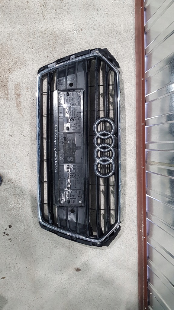 фото №1, Audi a4 b9 8w0 15- решётка радиатора решётка радиатора