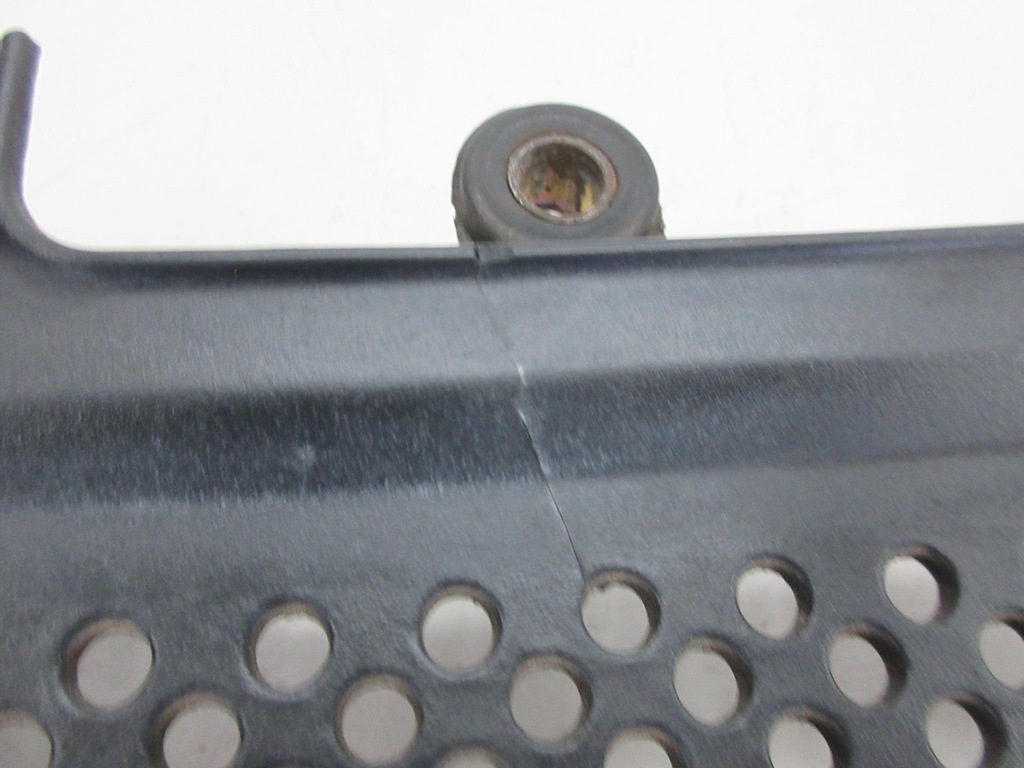 фото №4, Hyundai coupe ii tiburon 2.0 крышка двигателя