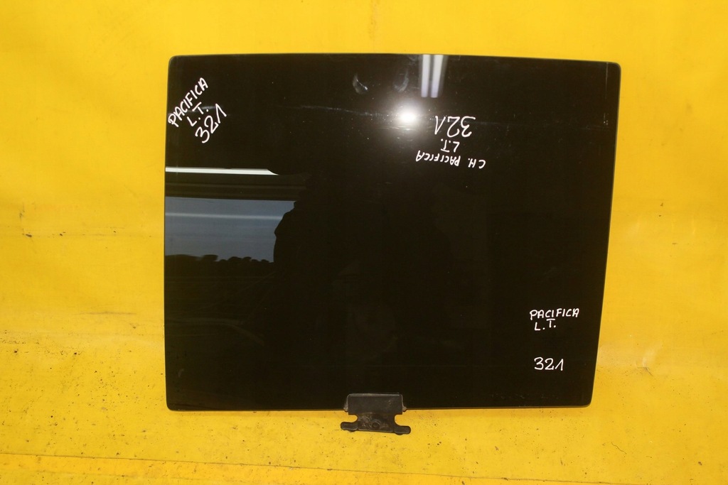 фото №1, Скло двері лівий задня chrysler pacifica