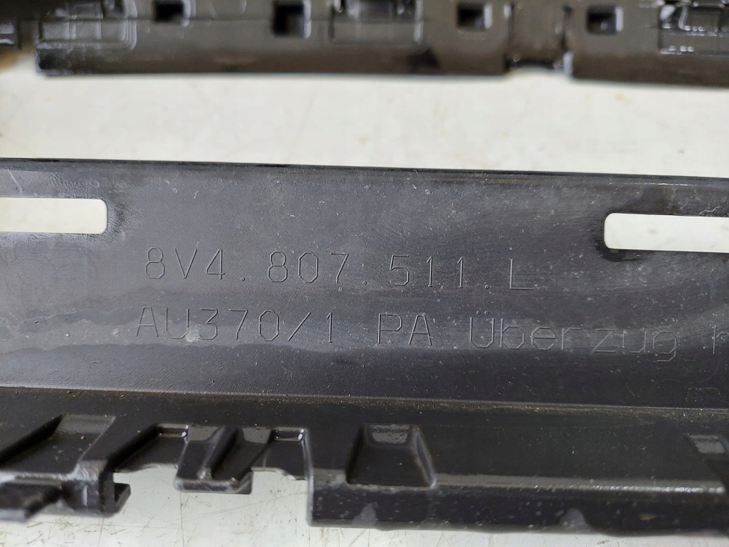 Audi оригінальний номер 8v4807511l бампер Недорого