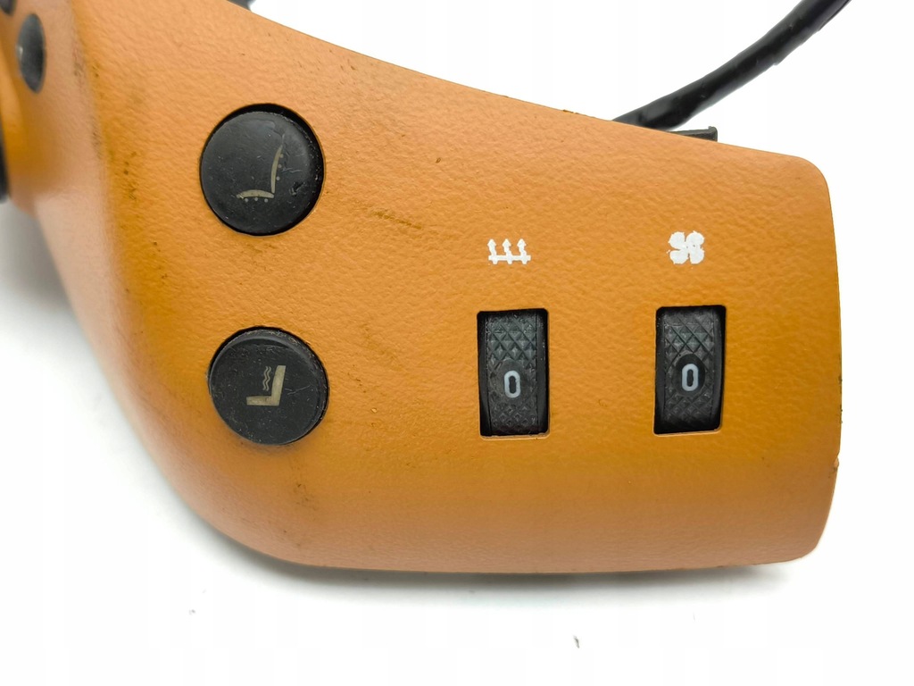 фото №10, Maserati quattroporte 2008 правая сторона кнопки управление сиденье