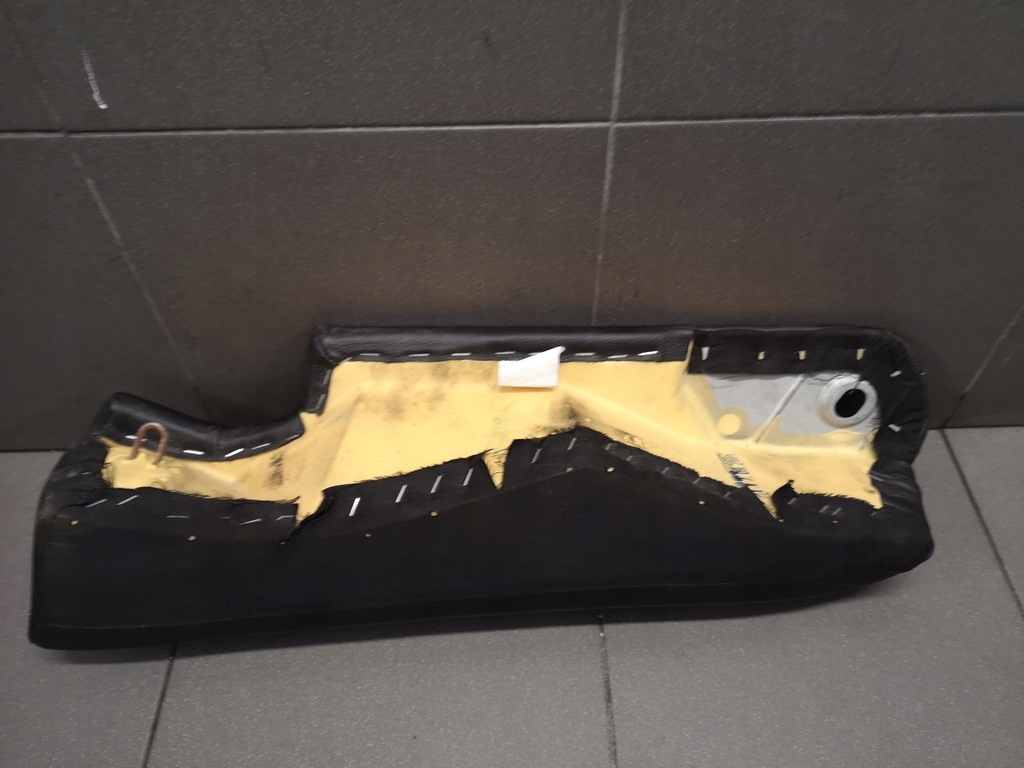 фото №10, Обшивка сиденье правый кожа audi a6 c5 avant