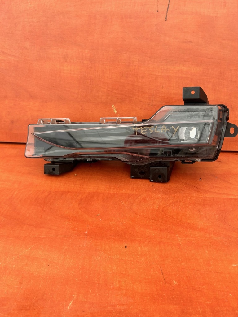 Купить It-811 tesla y рестайлинг  противотуманная фара led левый 1507932-00-c