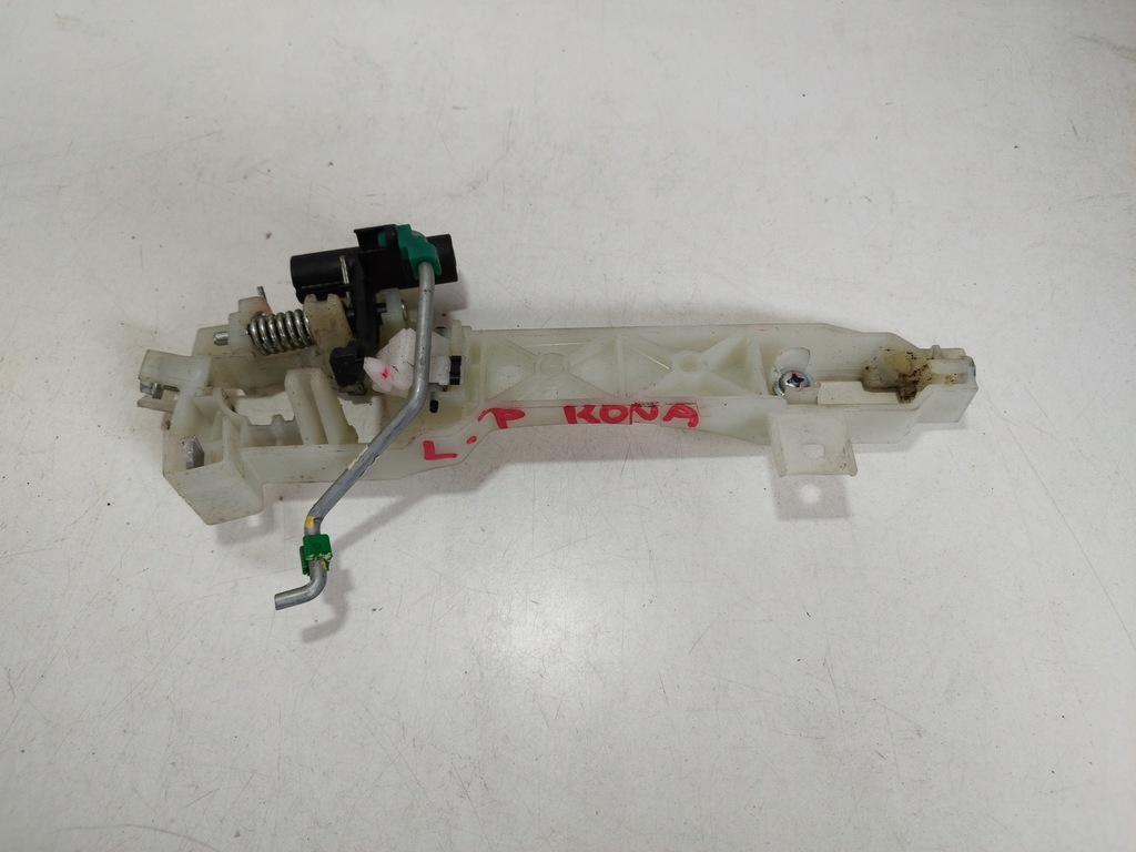 фото №1, Hyundai kona кронштейн ручка левый перед