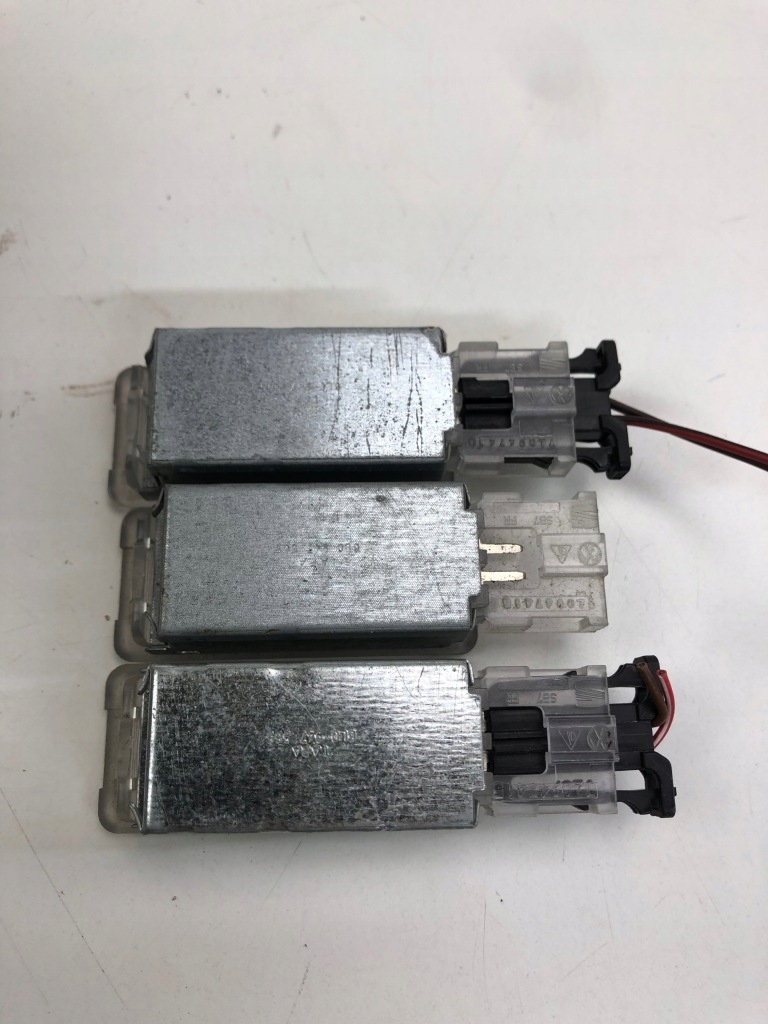 фото №4, Vw seat skoda лампа освещение бардачка 6l0947565