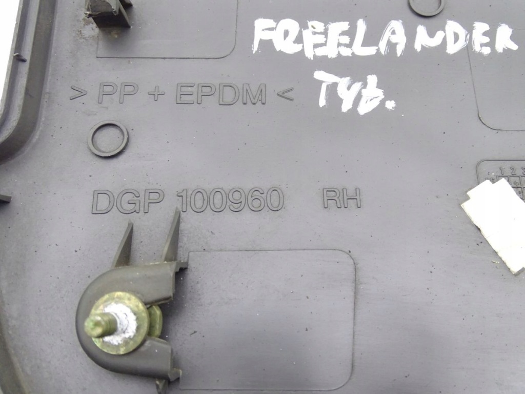 фото №3, Land rover freelander i 96-03 молдинг крышки задняя dgp100960 dgp101011lda