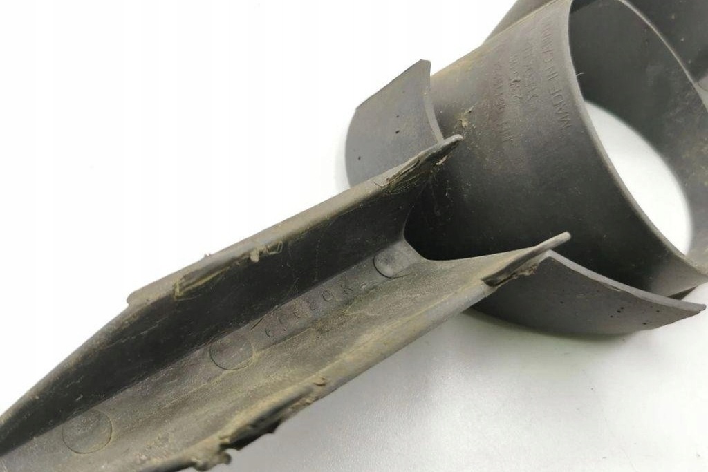 фото №8, Решётка противотуманных фар chrysler grand voyager v rt 05113234aa 2.8l дизель 120kw