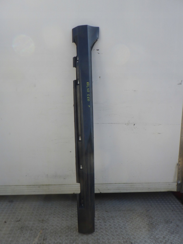 фото №1, Volvo s60 молдинг порог правая