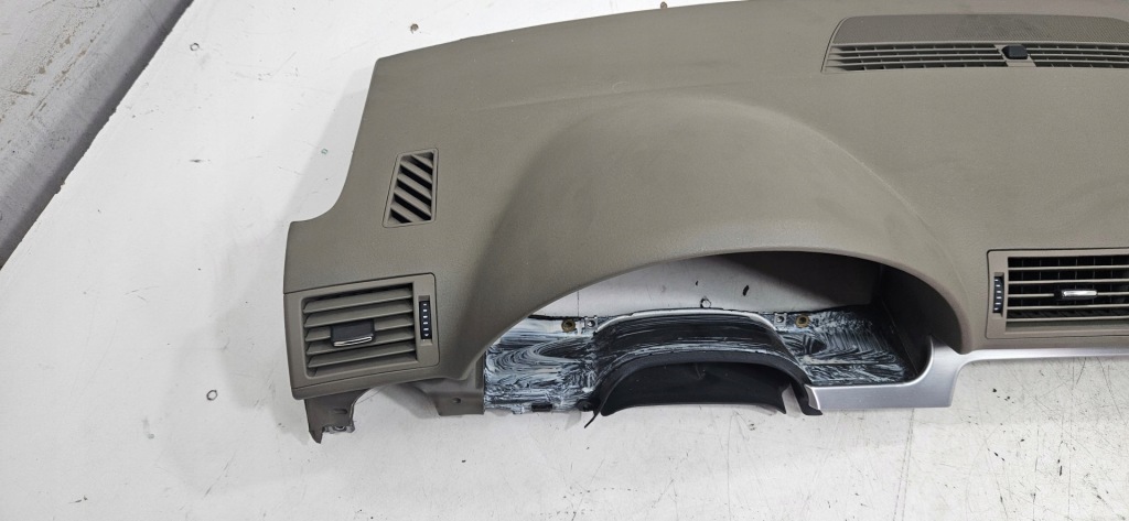 Приборная панель панель  подушки безопасности бежевая audi a4 b7 Доставка