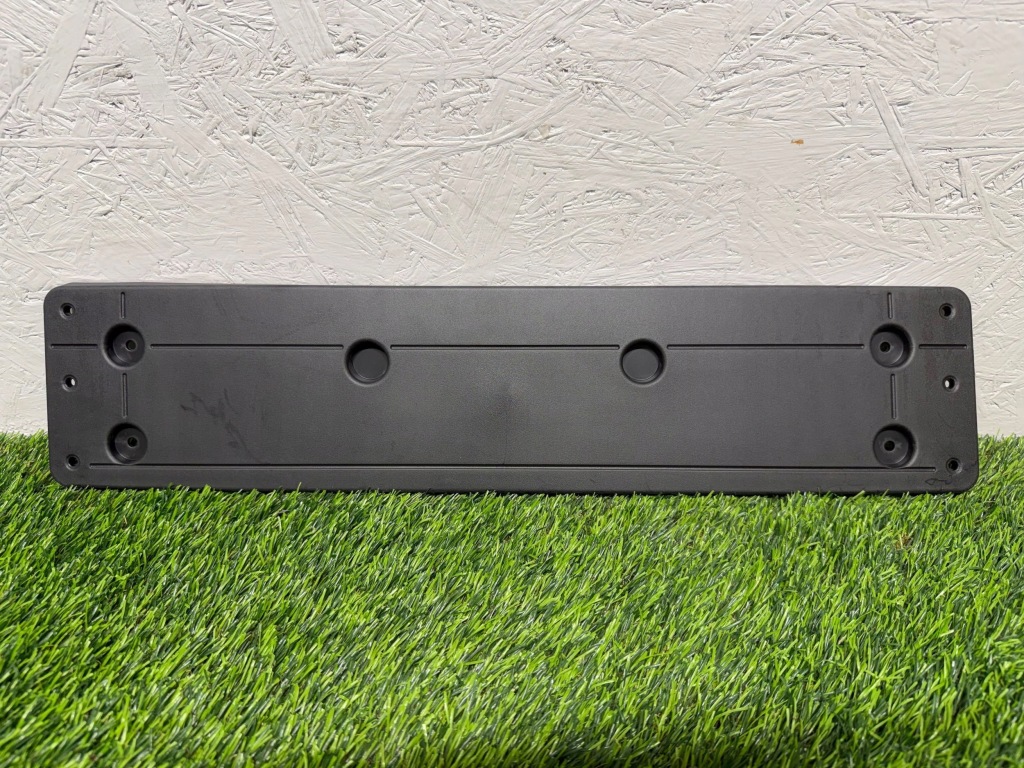 фото №1, Рамка pod номерний знак перед bmw i4 g26 оригінал 'nowa'