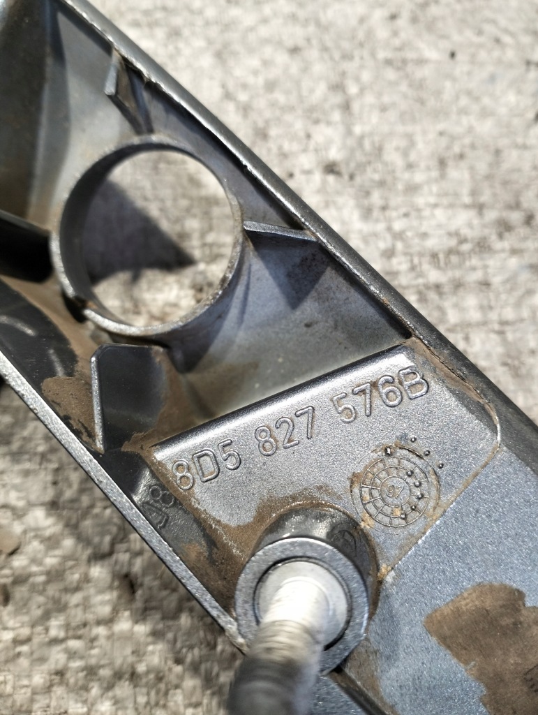 фото №10, Накладка кришки багажника audi a4 b5 lift оригінальний номер 8d5827576b 97r k: g5,y7l