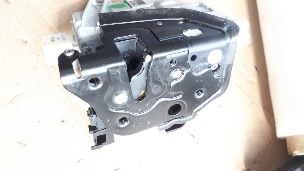 фото №9, S6 c7 4g a6 замок дверь правый задняя 9 pin 4g0839016a