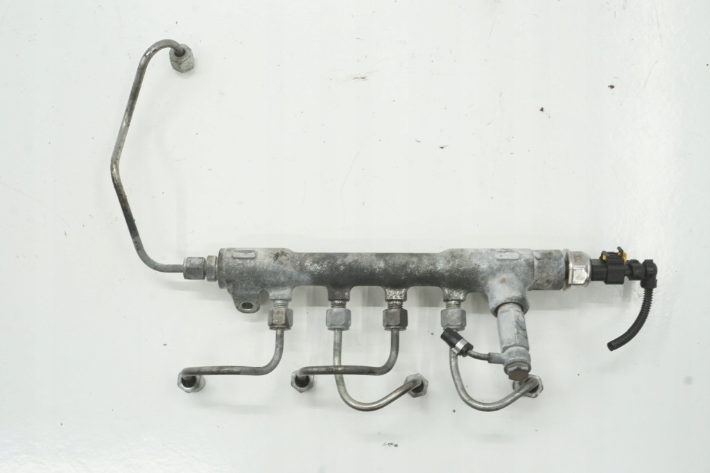 фото №1, Opel mokka a молдинг впрыскная 1.7cdti a17dts