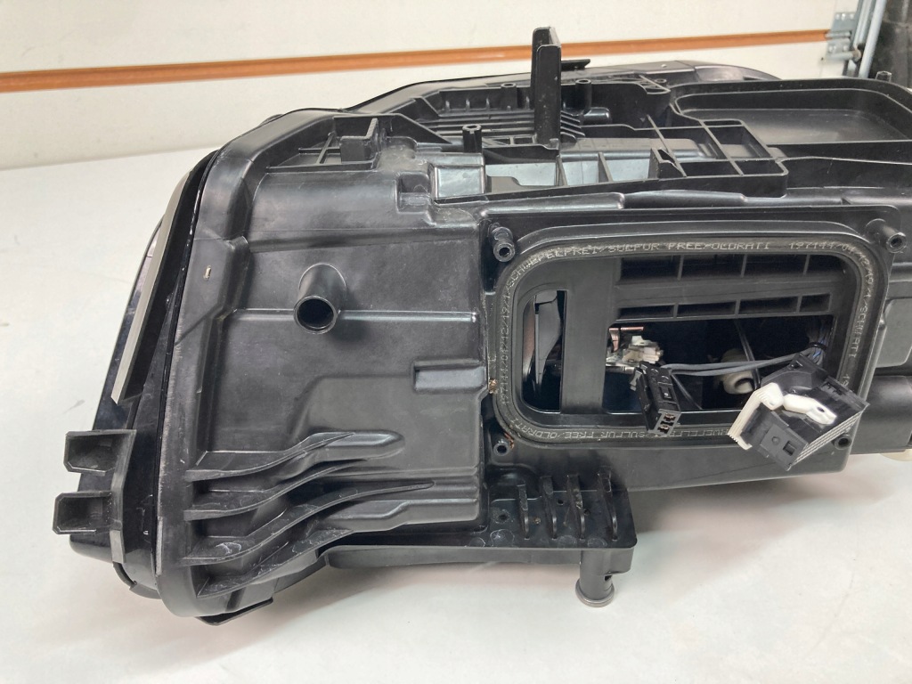 Лампа левая передняя high performance mercedes a-klasa w177 led Оригинал