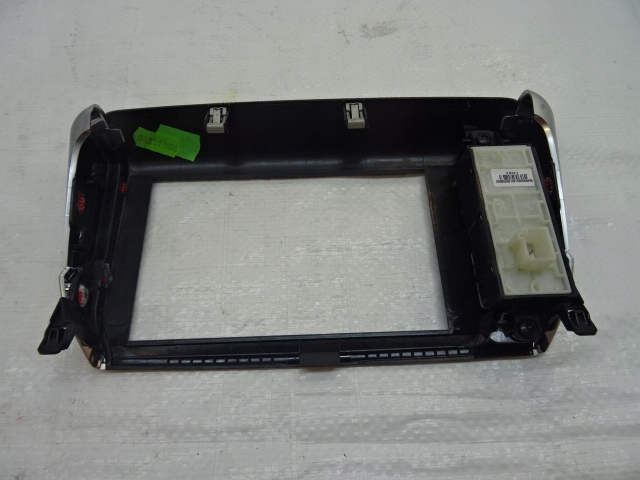 фото №8, Peugeot 208 2008 i рамка дисплея радио навигации