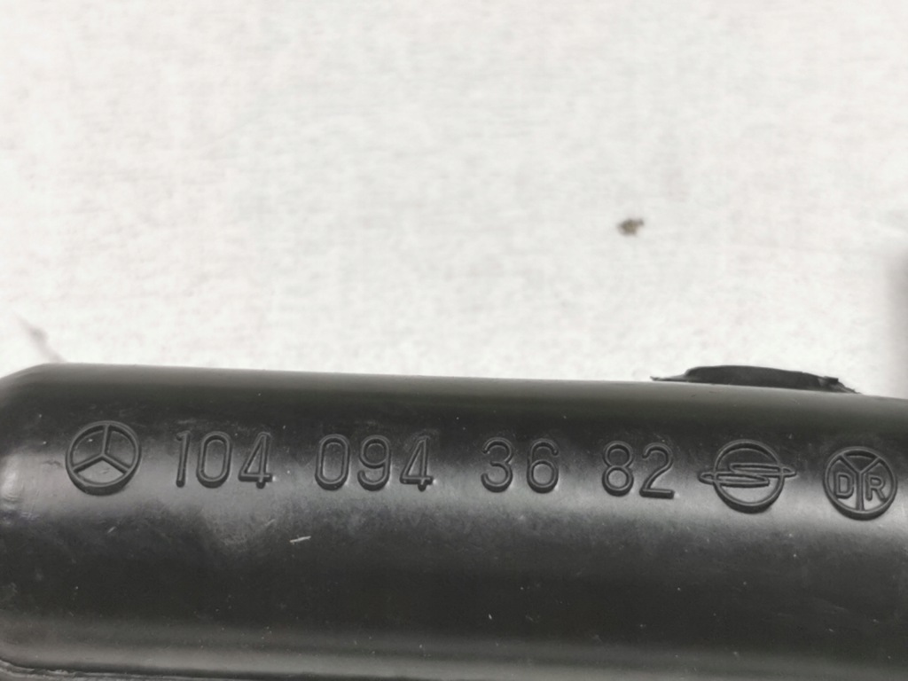 Шланг вентиляції коробки колінчастого вала ssangyong mercedes w124 1040943682 Зі Шроту