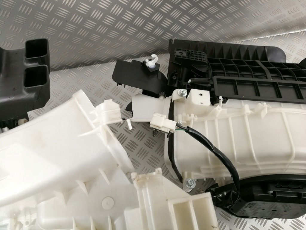 фото №9, 27215-1lb1a обігрівач кондиціонера infiniti qx80