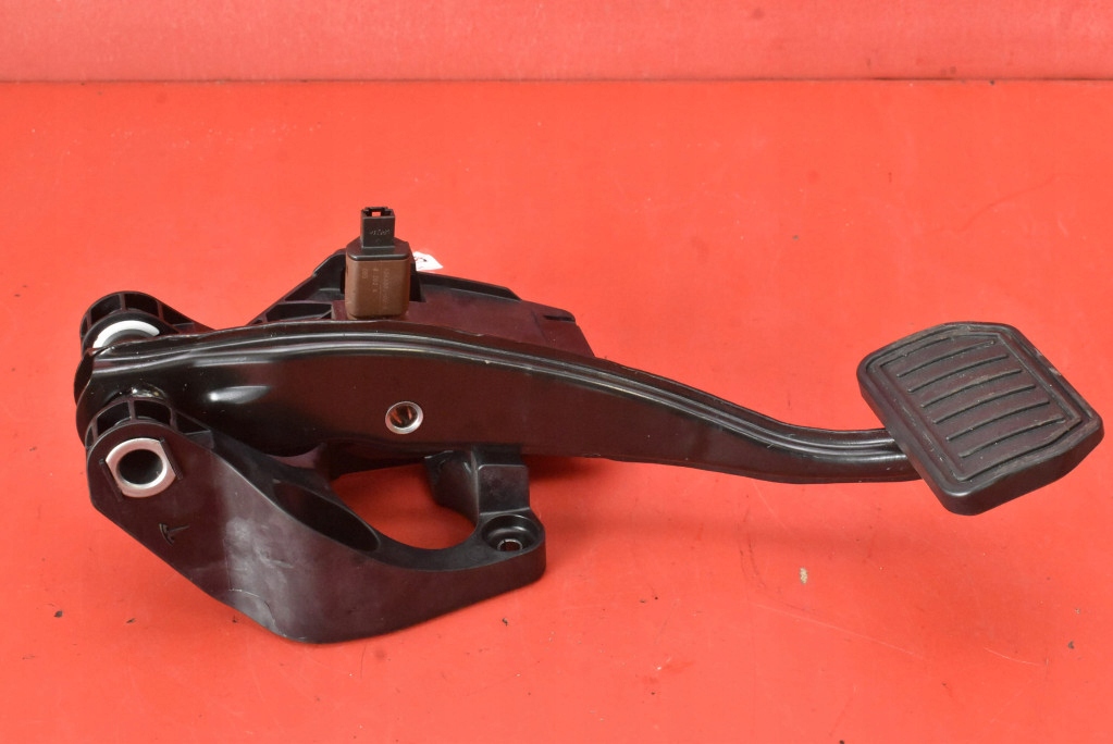 Педаль педалі гальмо автоматична коробка передач 1044691-00-d tesla model 3 17-21 в Україні