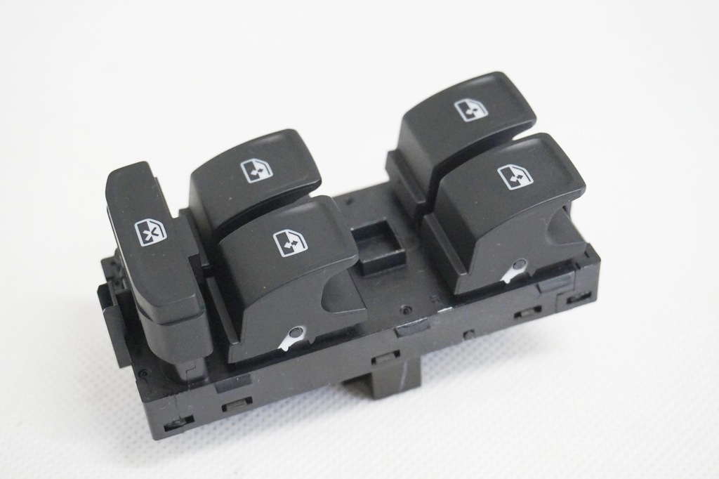 фото №1, Панель окон vw t-roc lift 2ga 2023r 5g0959857d