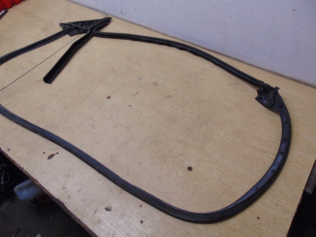 фото №6, Рамка прокладка скло двері ліва перед audi a5 coupe 8t0837911g