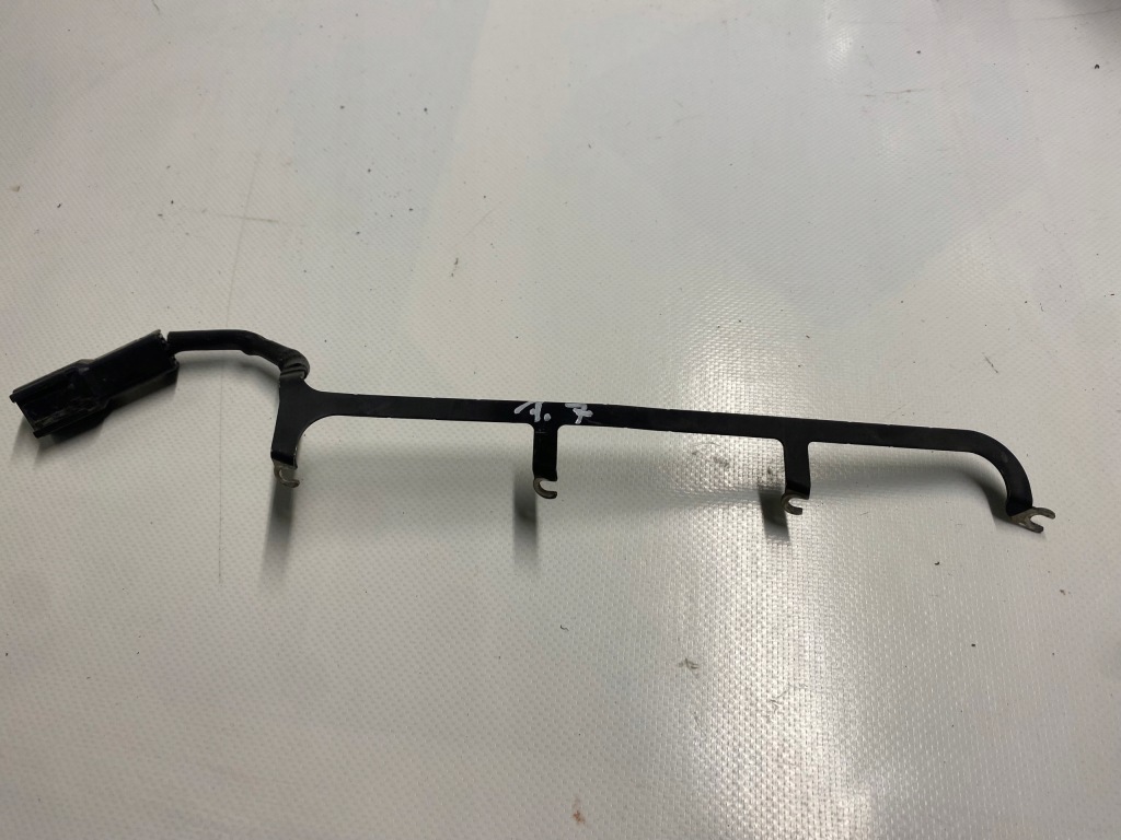 фото №1, Молдинг питающая свеча накаливания hyundai ix35 1.7 crdi d4fd 10-15