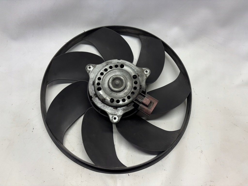 фото №5, Ford fiesta mk7 корпус вентилятора вентилятор m142819