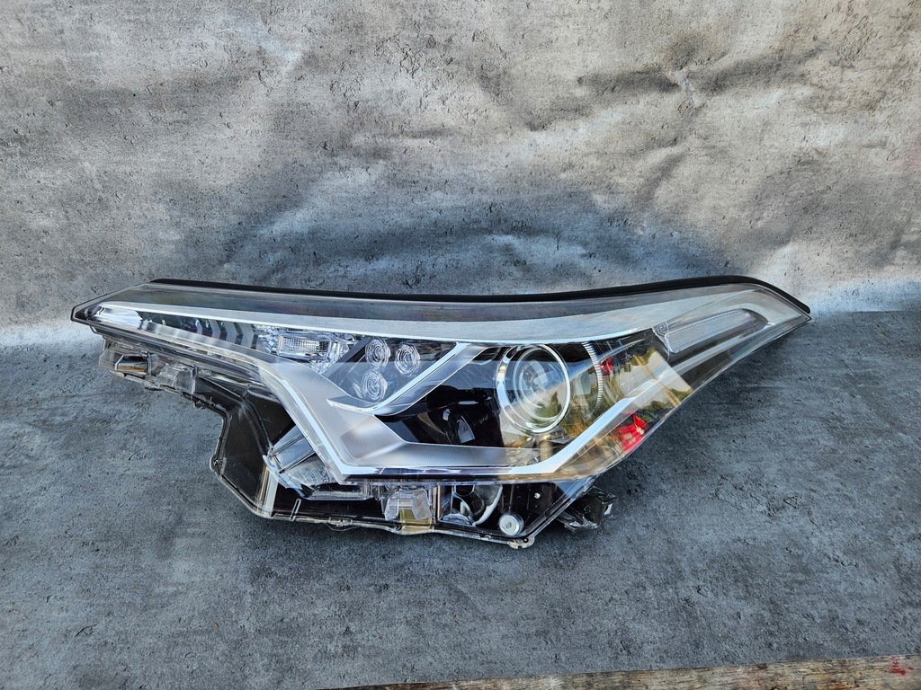 фото №1, Лампа перед левая toyota chr