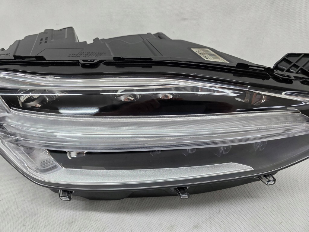 Volvo xc90 2 фара перед передняя правый  full led active high beam 31656990 Оригинал
