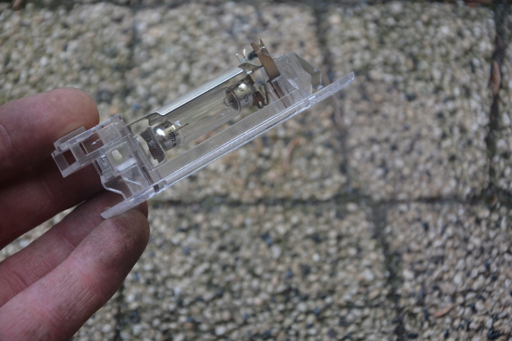 фото №4, Лампа освітлення салону vw audi 7l6947101a