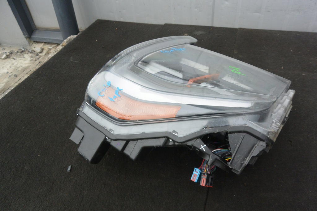 фото №4, Лампа фара права led ford f150 21- r