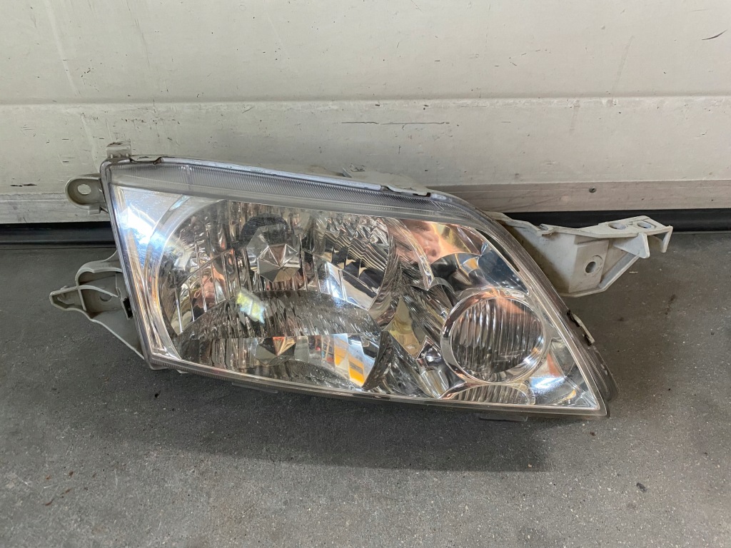 фото №1, Mazda оригінальний номер лампа перед права mazda premacy 2001-2005 lift fl