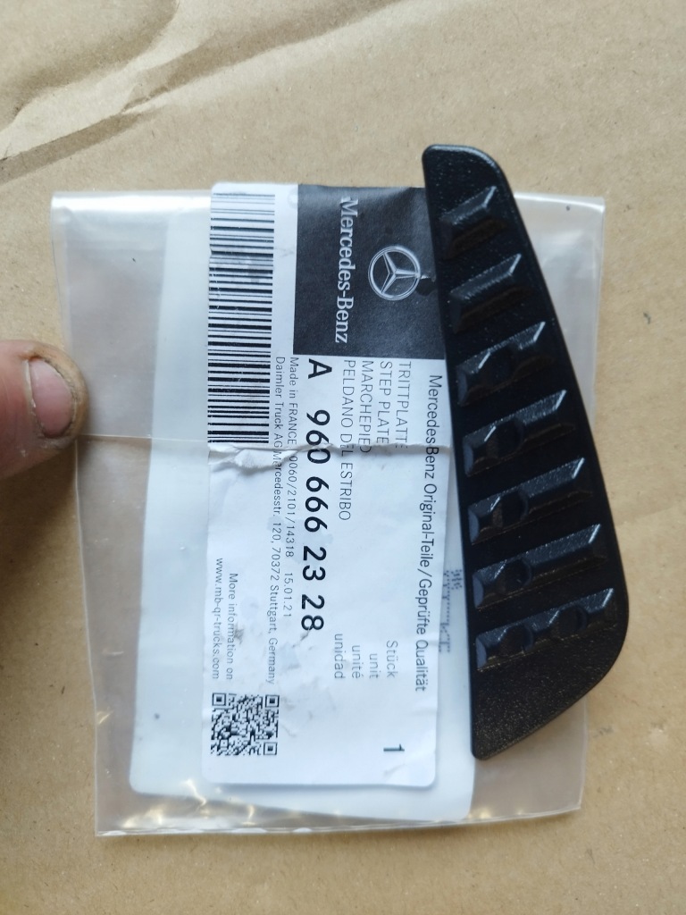 фото №1, Підніжка підніжка mercedes actros ліва оригінал оригінальний номер