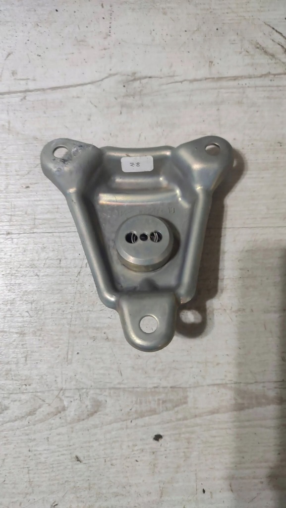 фото №1, Bmw 3 f30 f35 f31 2017 кронштейн