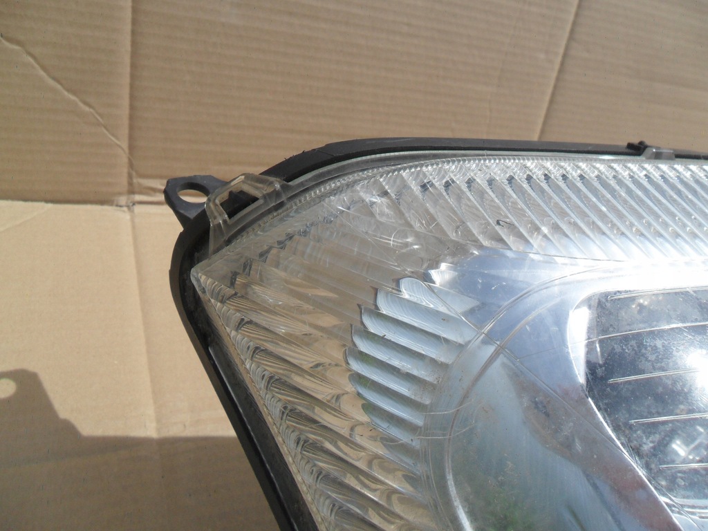 фото №10, Citroen c2 03-08 фара правый 9680128180