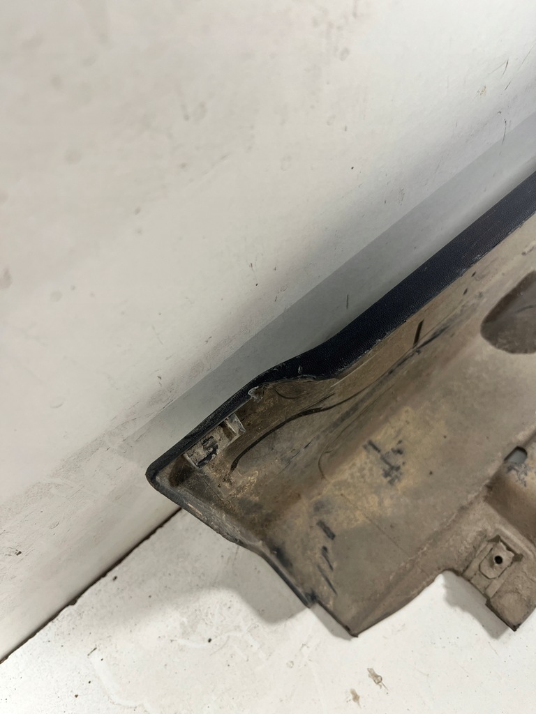 фото №9, Mercedes glb w247 x247 молдинг накладка порог порог левая