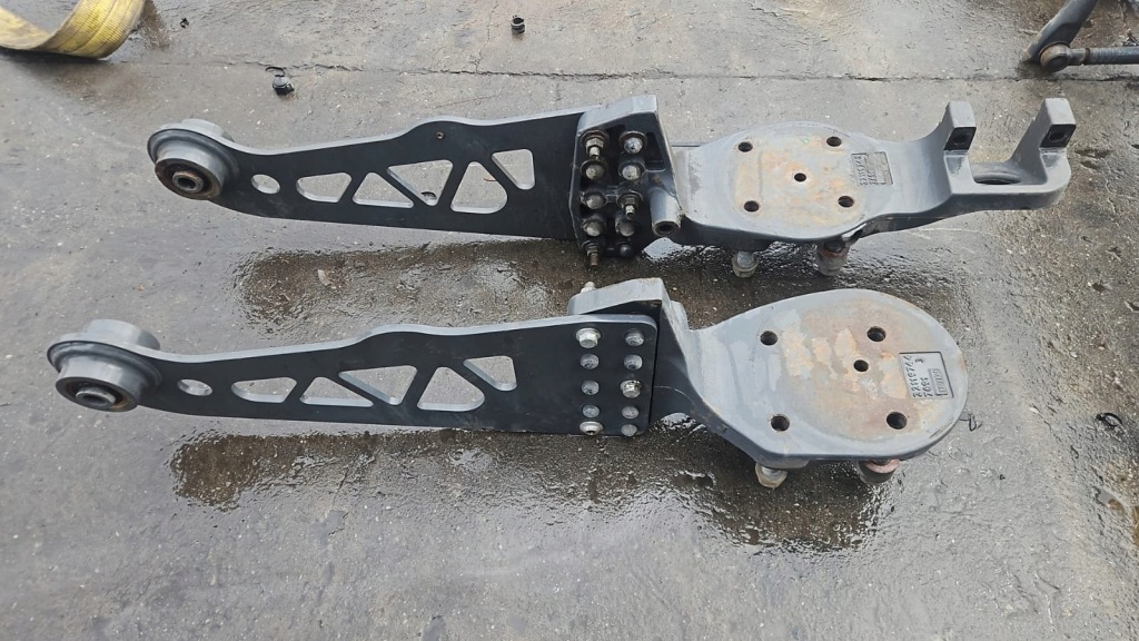 Купити Кронштейн праве  основа подушок перед low кришка volvo fh 4 renault gama t