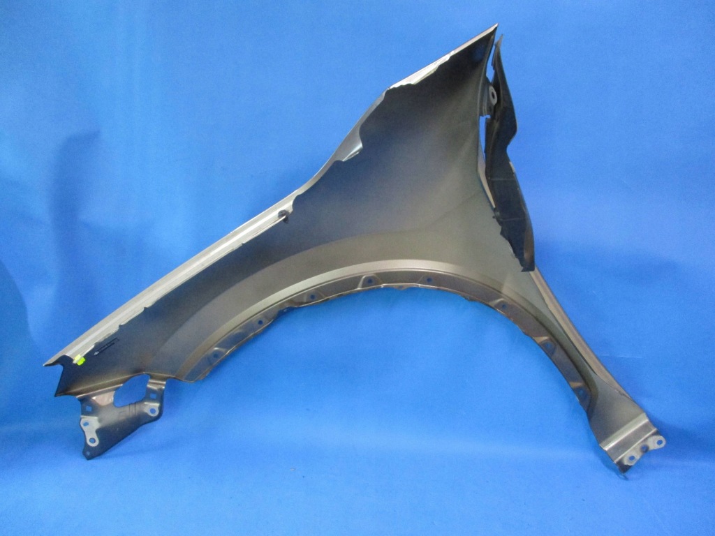 Крыло  правый  перед передний lexus lbx 24- цвет 1l1 с Разборки