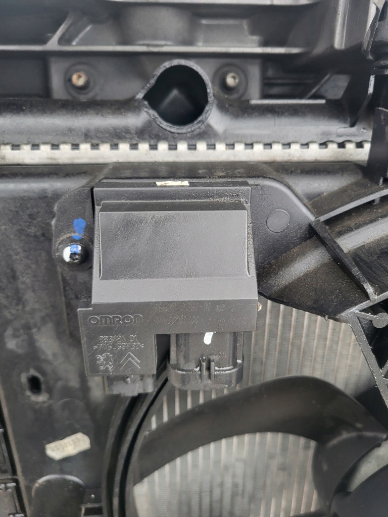 Ремінь передній радіатор peugeot 508 1,6 ehdi Доставка