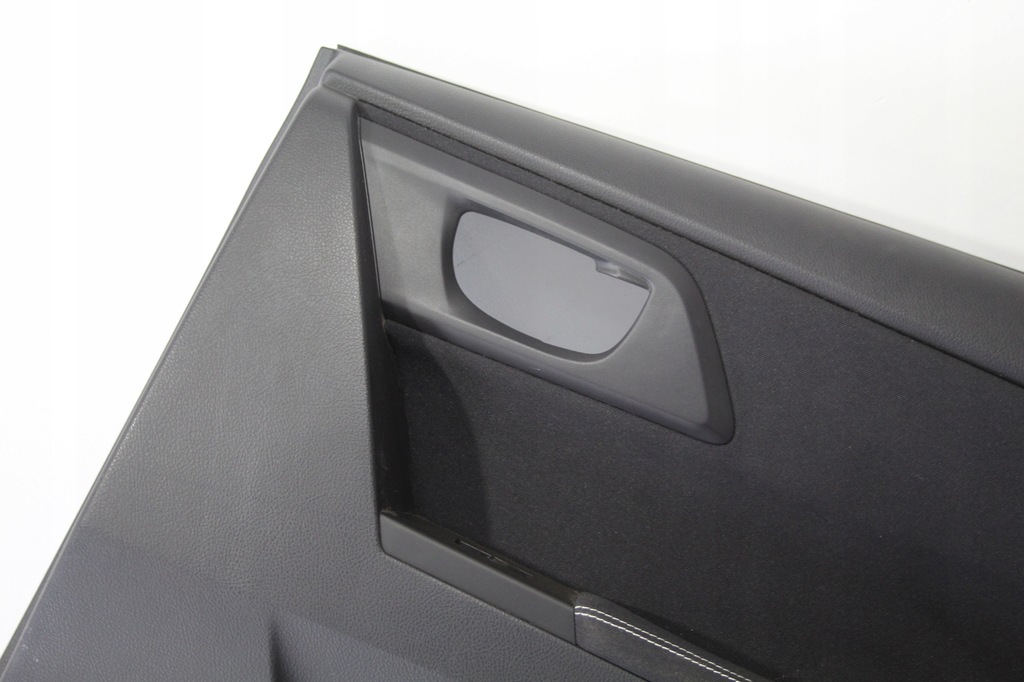 фото №4, Обшивка двері правий задня toyota auris ii