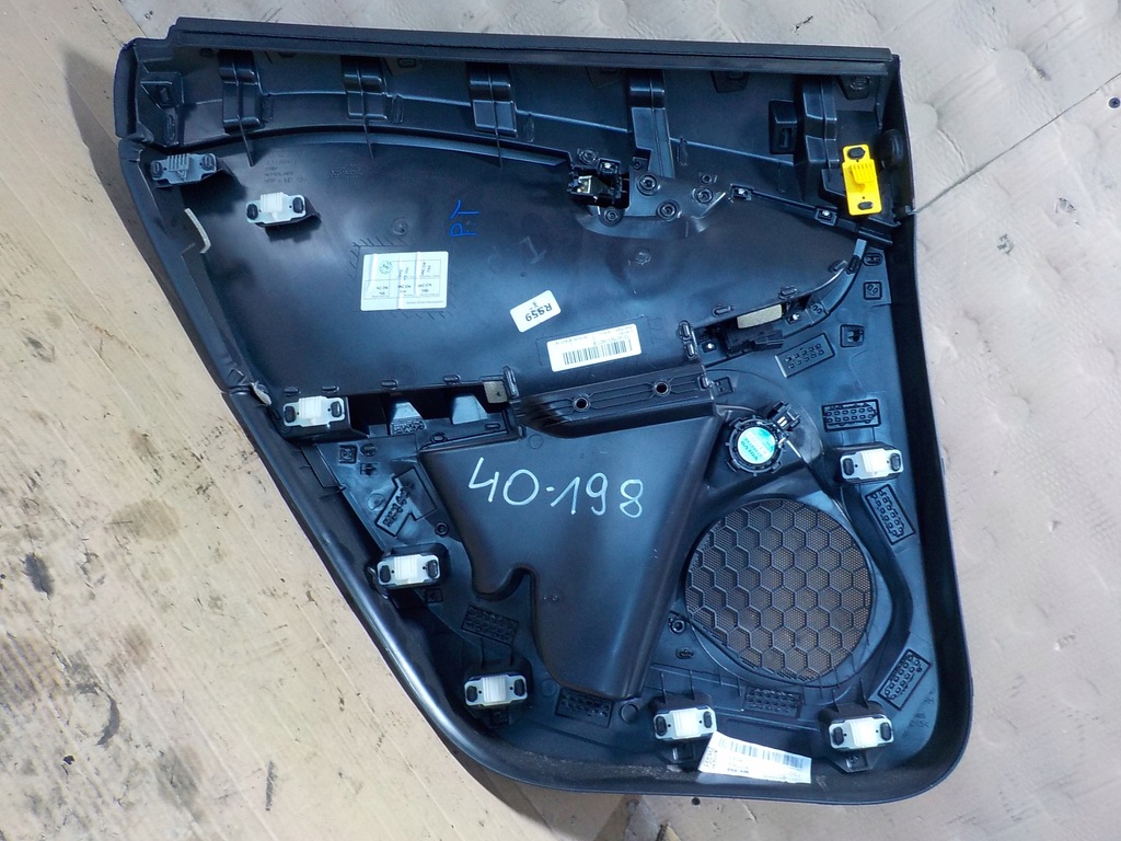 фото №1, Volvo v40 обшивка дверь правый задняя