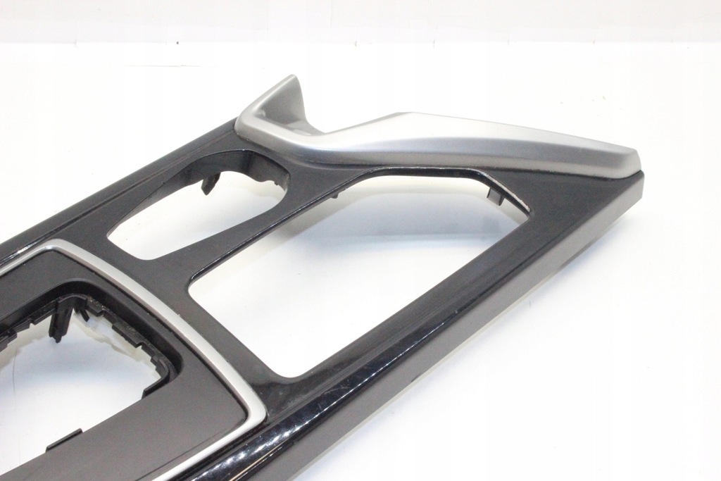 фото №7, Рамка середня панель приладів hyundai i40 cw vf 846513z000 1.7l дизель 85kw 2012