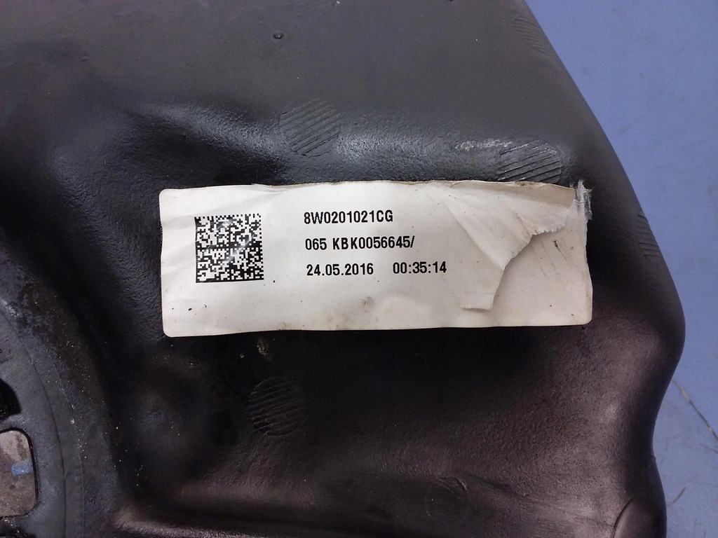 фото №8, Audi a4 b9 avant 2.0 tdi бак топлива