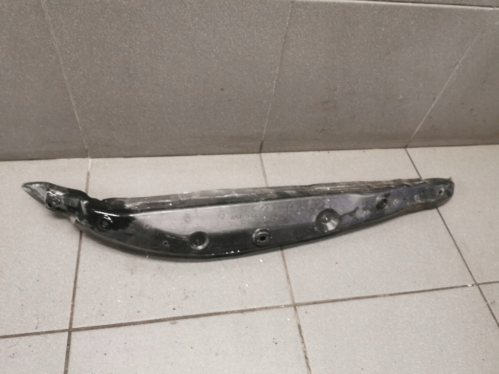 Захист крила права mercedes w221 a2218890625 в Україні