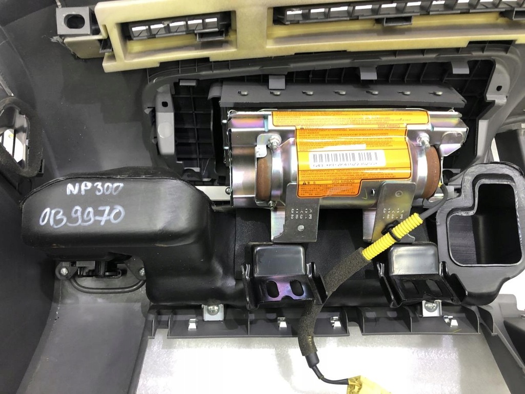 фото №14, Приборная панель приборная приборная панель nissan np300