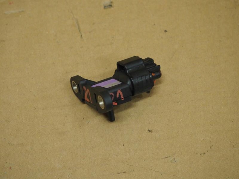 фото №1, Клапан вакуумa avensis t22 corolla 8942120210